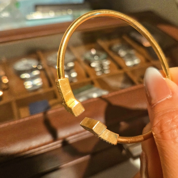 Tiffany TWide Diamond Wire Braceletin Yellow Gold - Picture 6 of 7